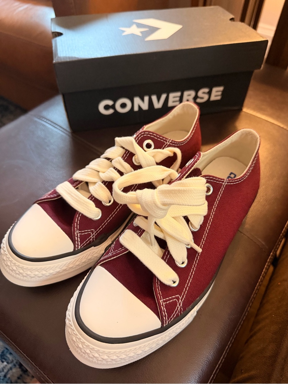 Converse Chuck Taylor Low Top Sneakers - Deep Bordeaux / Black